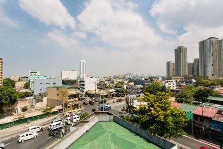 San Agustin Residences Макати Экстерьер фото