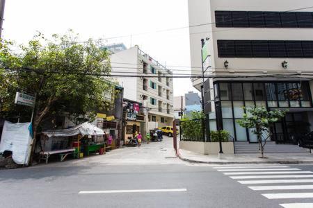 San Agustin Residences Макати Экстерьер фото