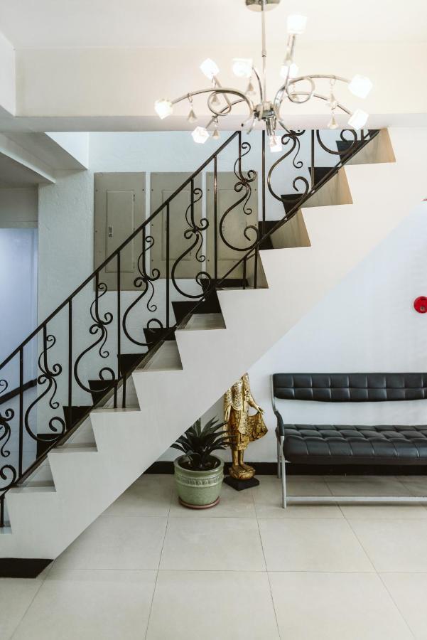 San Agustin Residences Макати Экстерьер фото