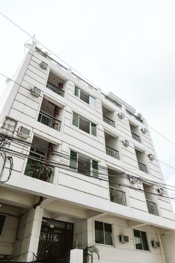 San Agustin Residences Макати Экстерьер фото