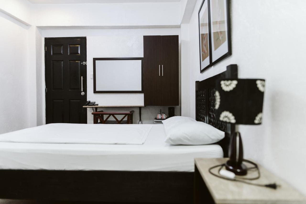 San Agustin Residences Макати Экстерьер фото